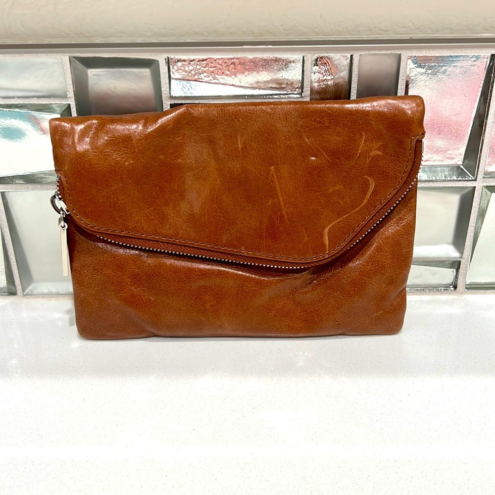 Hobo Leather Travel Crossbody - Chestnut Brown